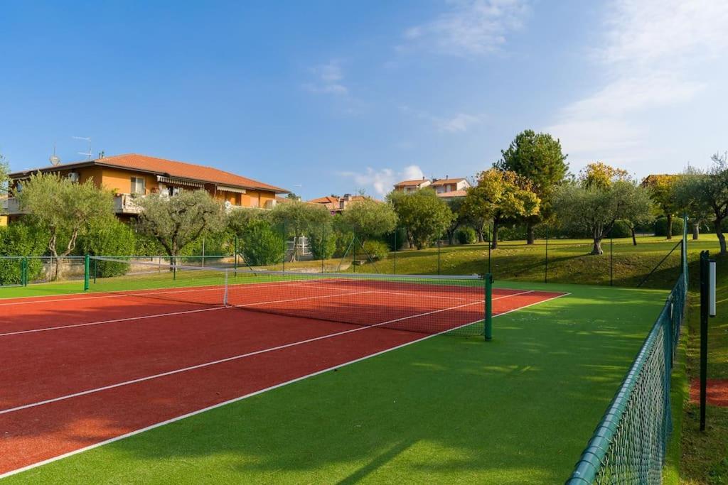 Tennis / Pool / Barbecue Bardolino Zewnętrze zdjęcie