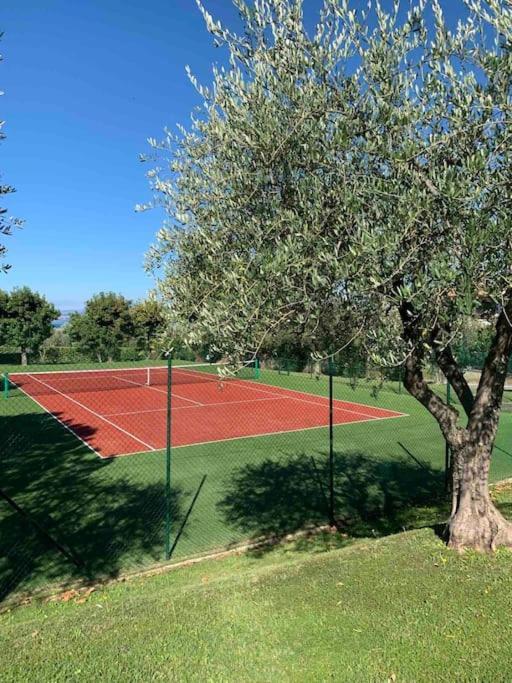 Tennis / Pool / Barbecue Bardolino Zewnętrze zdjęcie
